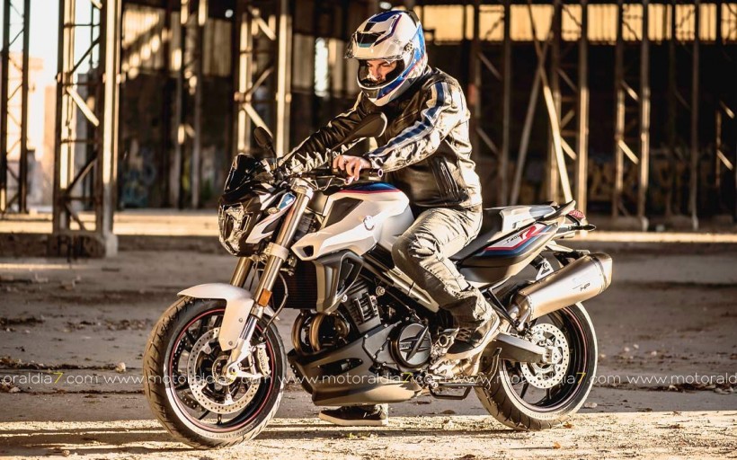 BMW Motorrad presenta la nueva F 800 R Akrapovic