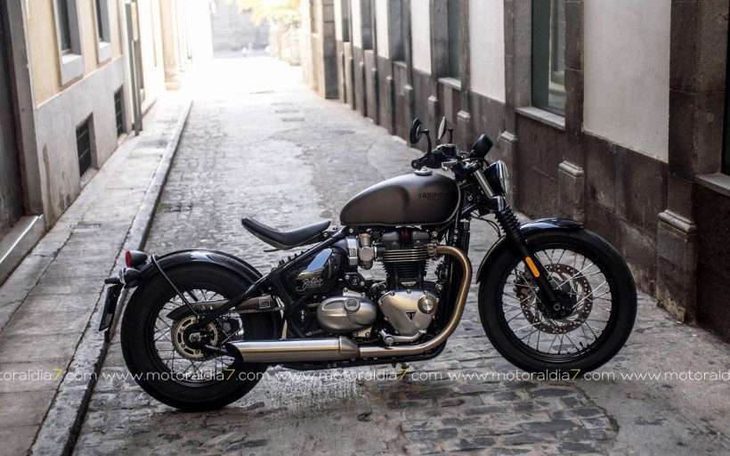 Bonneville Bobber, escandalosamente hermosa.