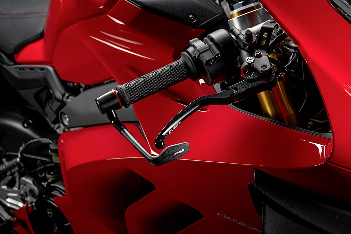 La Panigale V4 lista para circuito con el paquete de accesorios Racing