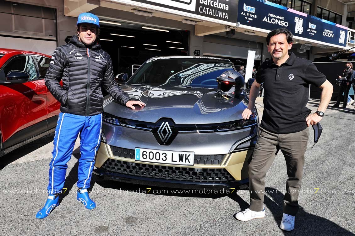 Fernando Alonso rueda con el Renault Megane E-Tech