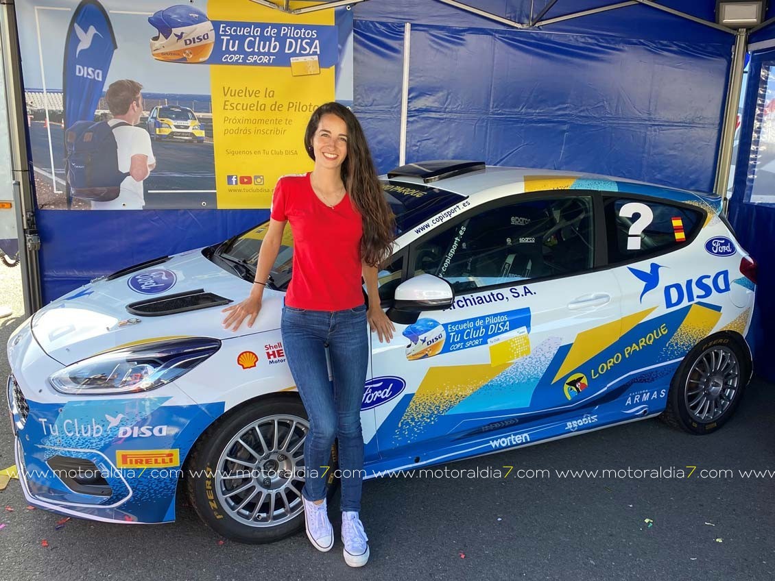 Raquel Acosta con el DISA-COPI SPORT y Archiauto.