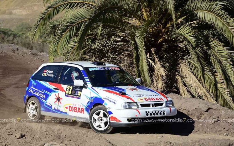 Raúl Hernández y Rogelio Peñate en su primer Rally