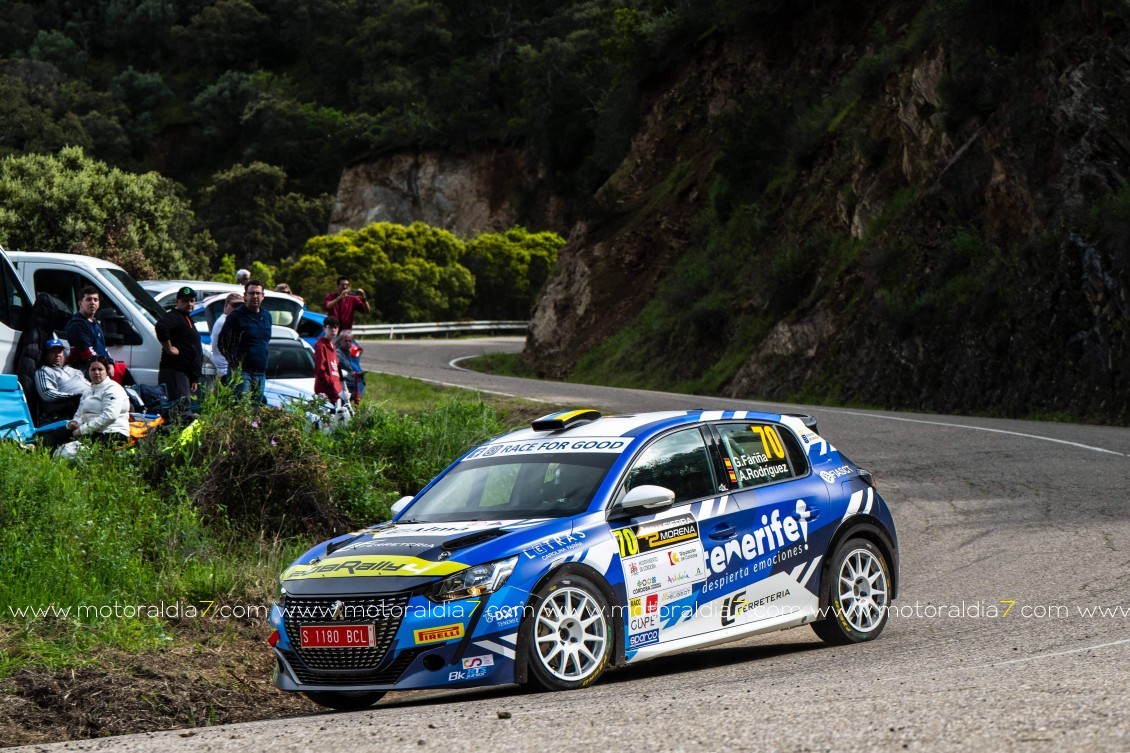 Javier Cañada y Aday Ortiz comienza ganando el Desafío Peugeot