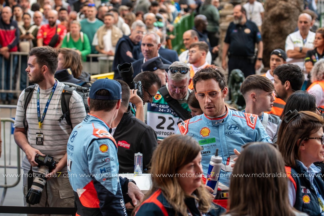 Una Ceremonia de Salida digna de un Mundial para el Rally Islas Canarias