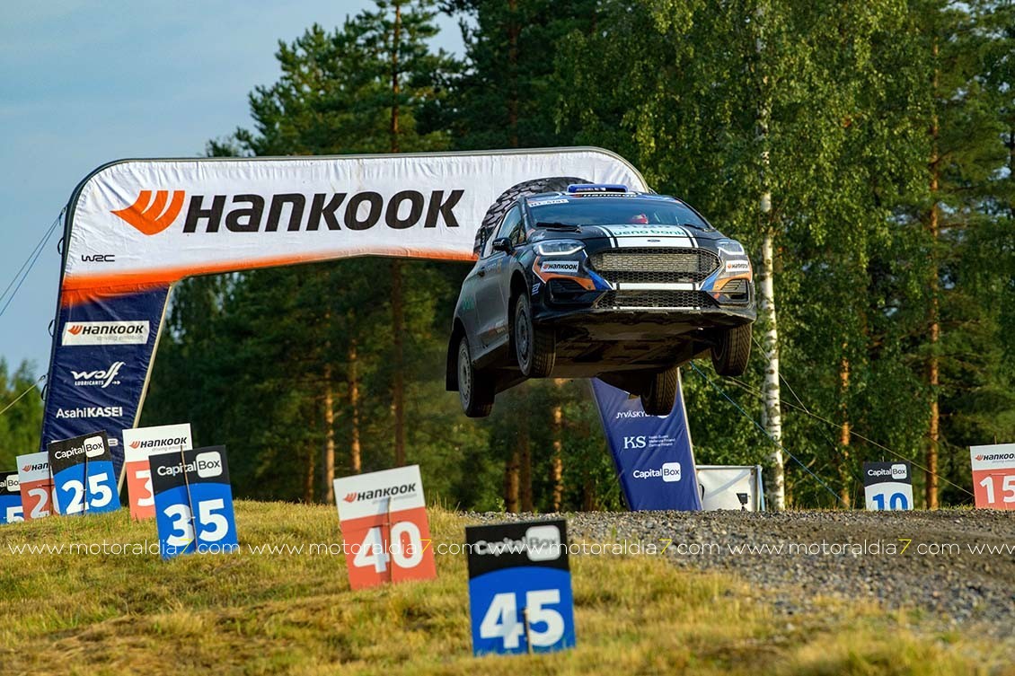Rogelio Peñate completa el Rally de Finlandia con valiosos puntos
