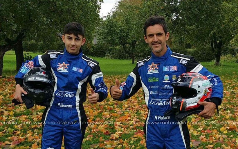 El lanzaroteño Raúl Hernández, estará en la última cita del FIA ERC, con Rogelio Peñate a la derecha.