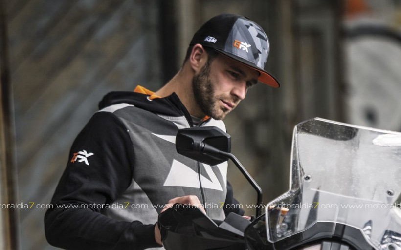 KTM lanza su nueva colección de prendas 