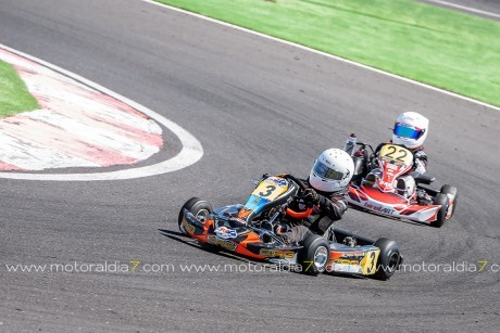 Espectaculares carreras en el inicio del Regional de Karting en Lanzarote