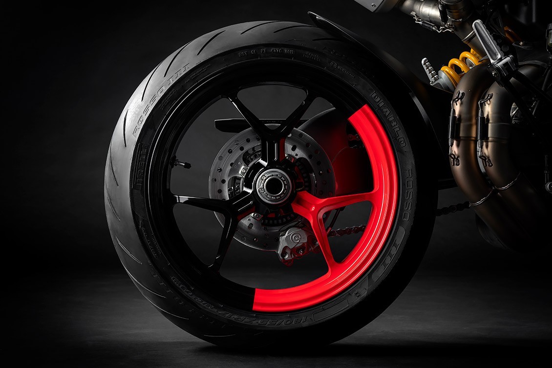 Nueva versión Hypermotard 950 RVE