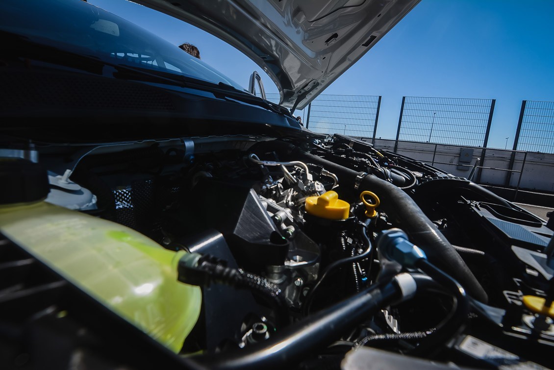 El Clio RSR se estrenó en circuito