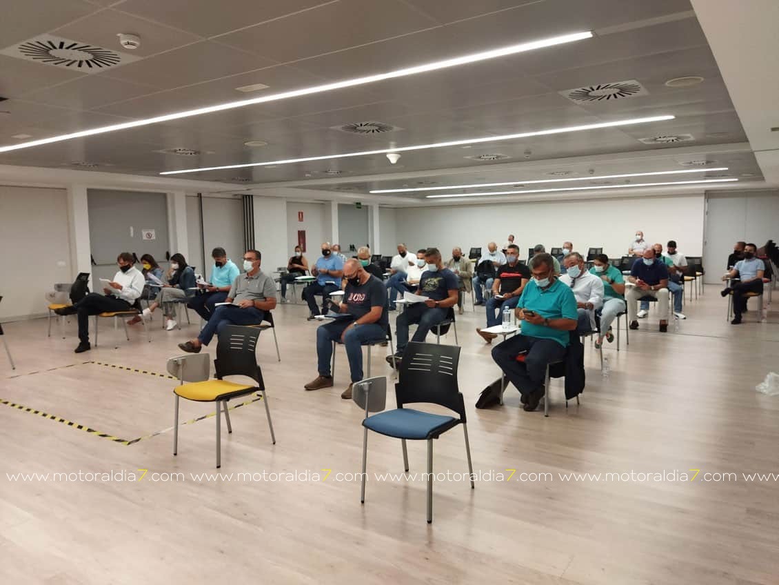 Una asamblea cargadita