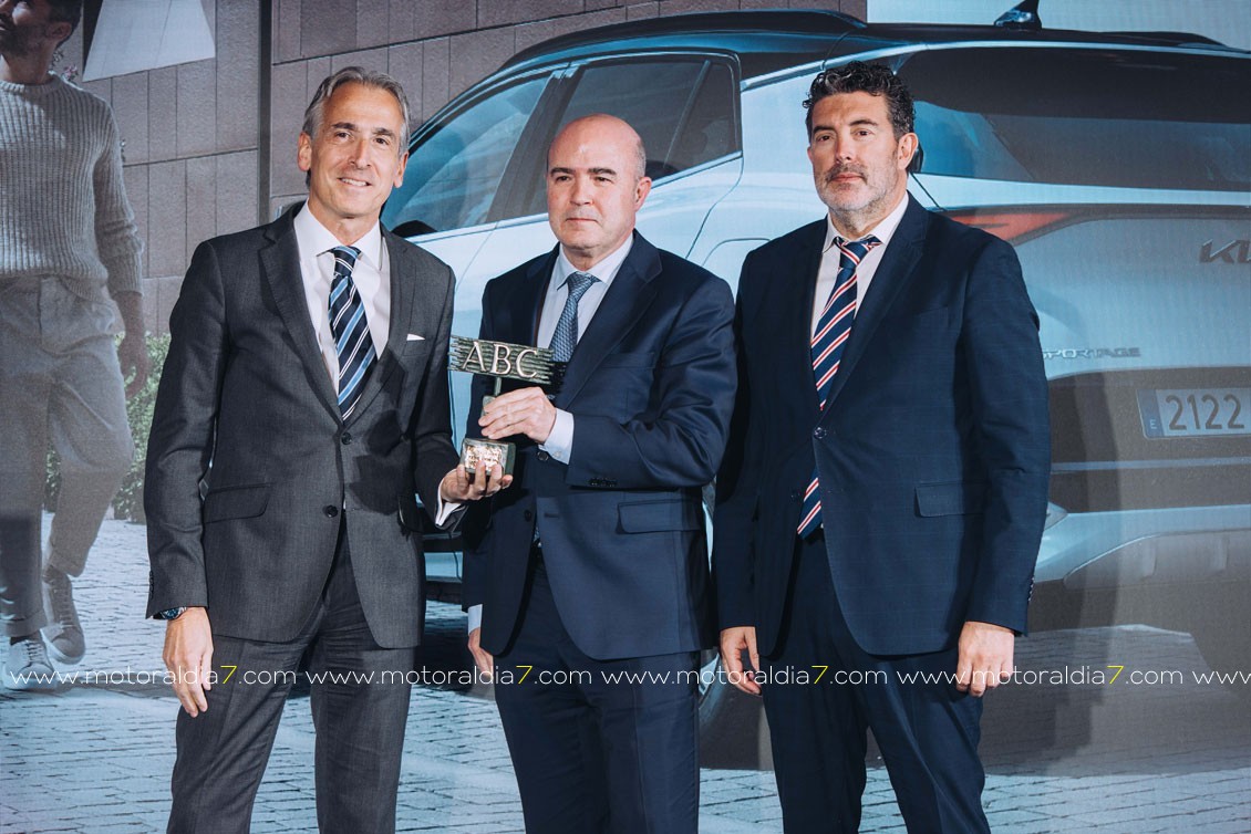 El Kia Sportage recibe el premio al Mejor Coche del Año
