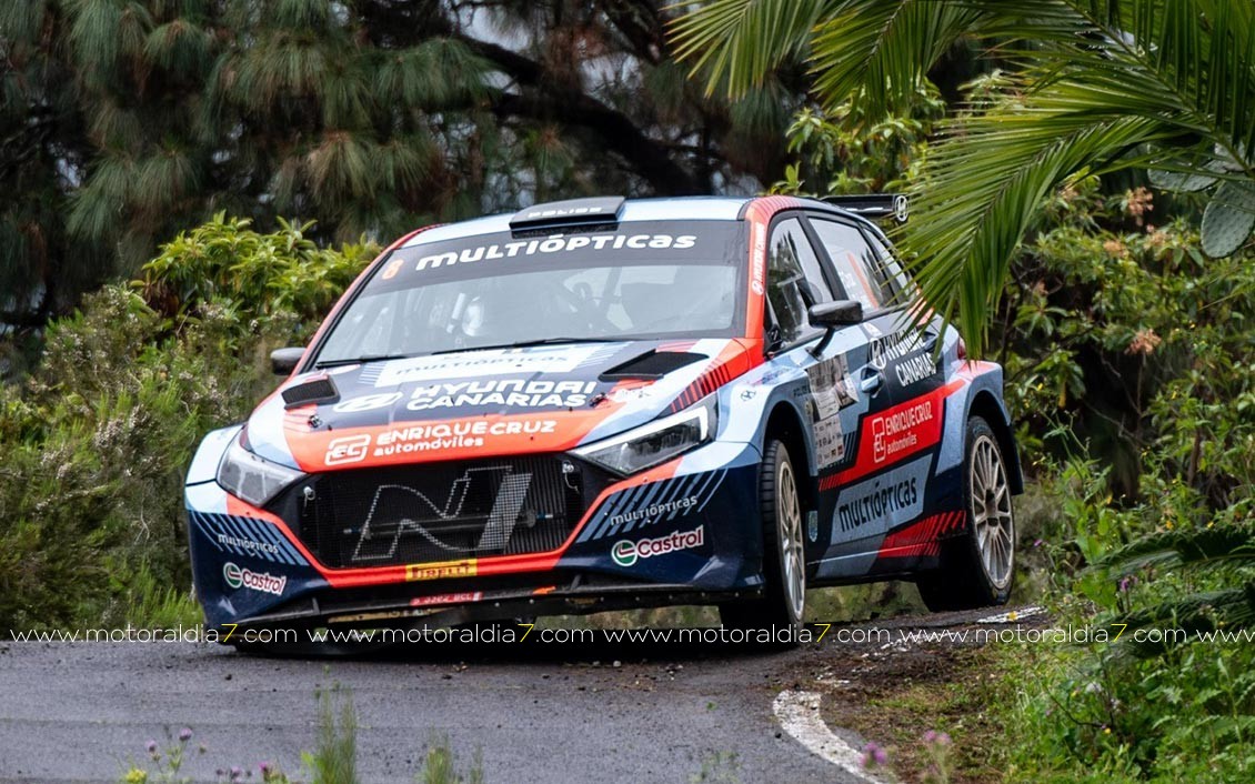 Victoria de Fuentes y Hernández en un caótico Rally Norte de Tenerife