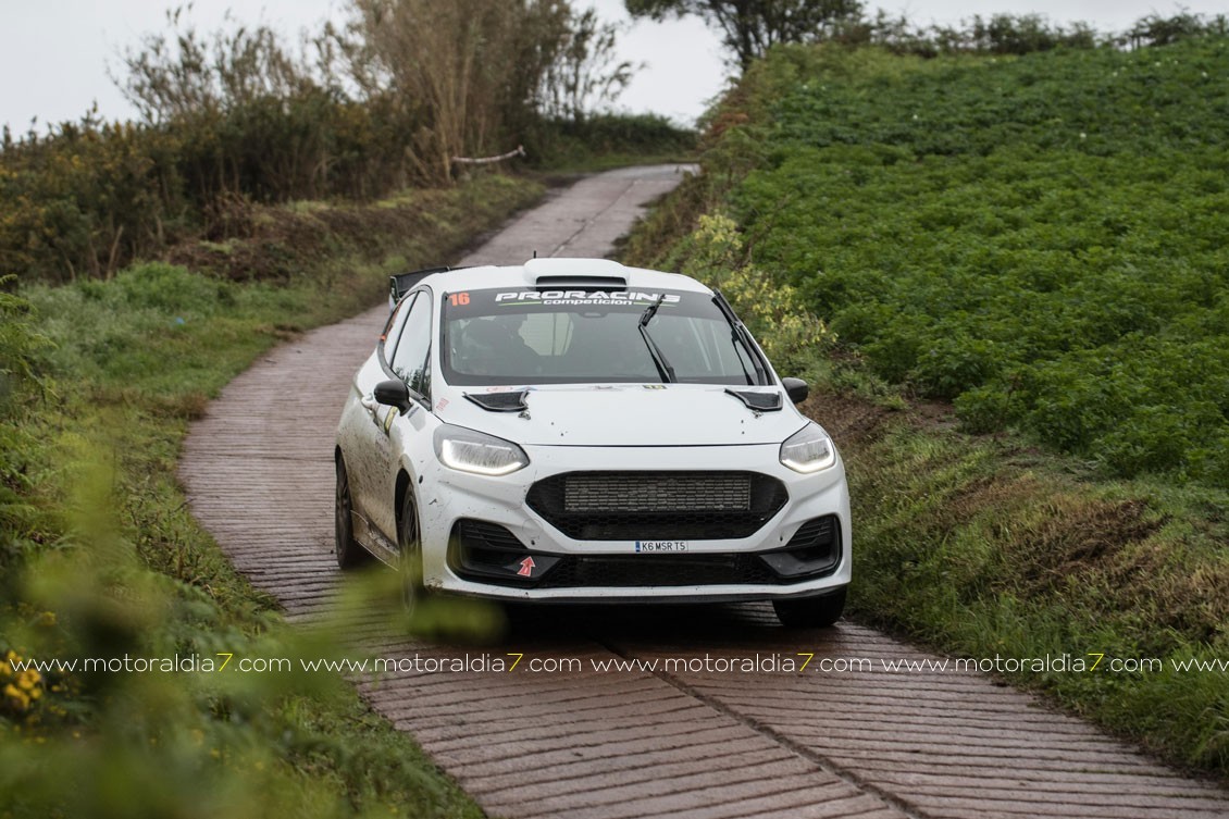 Victoria de Fuentes y Hernández en un caótico Rally Norte de Tenerife