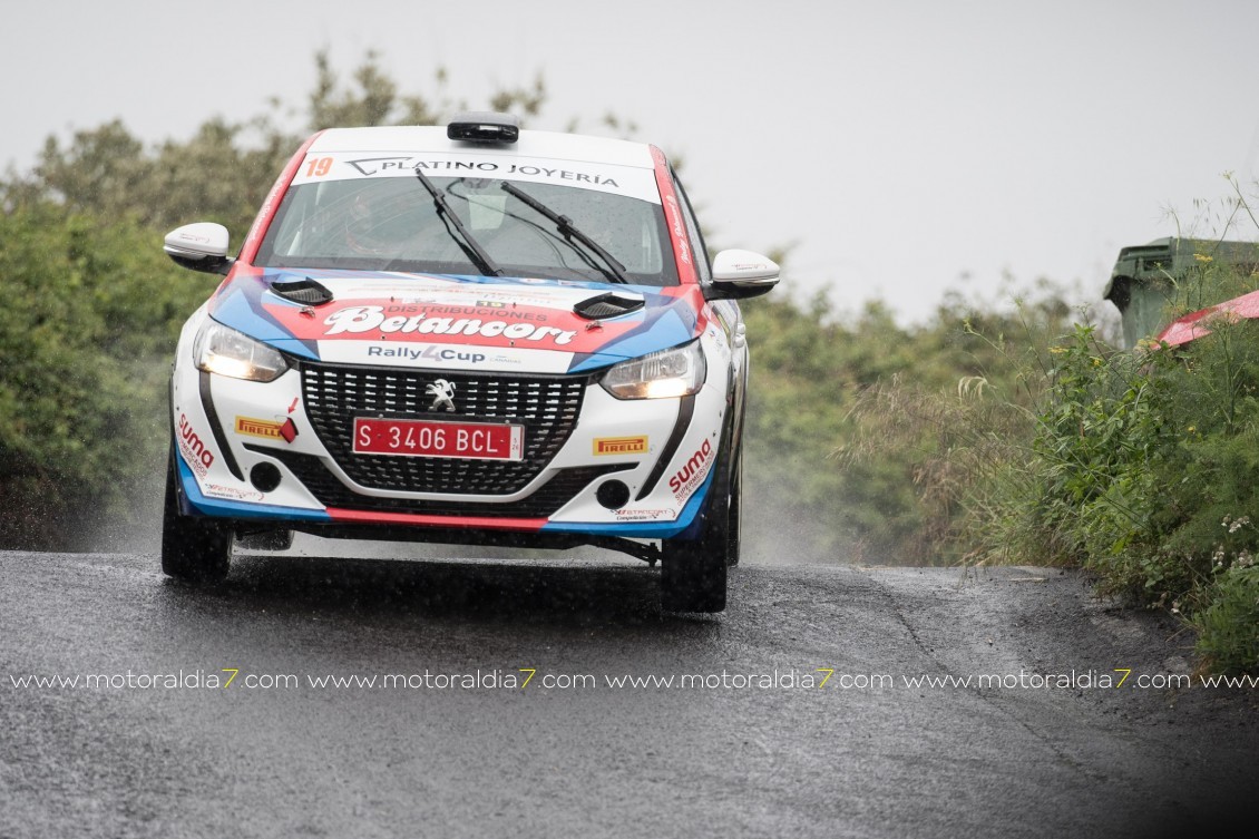 Victoria de Fuentes y Hernández en un caótico Rally Norte de Tenerife