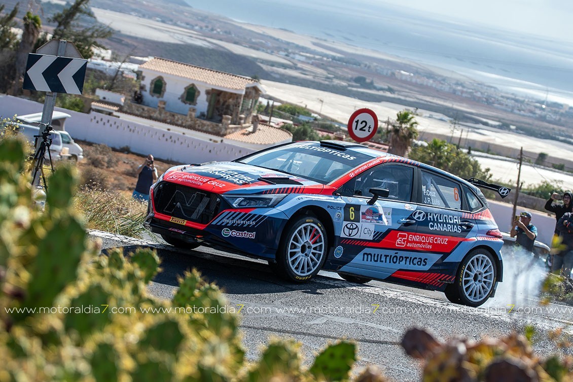 Cruz defiende su liderato en el Rally Ciudad de La Laguna