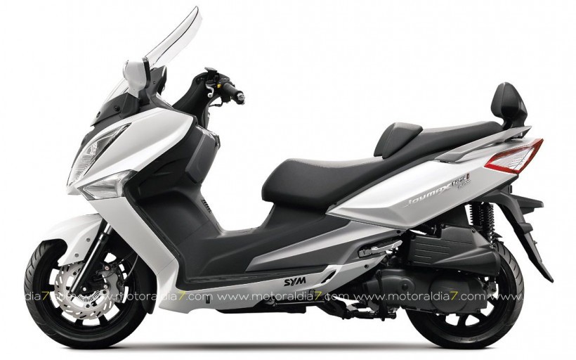 El SYM Joymax, ahora con seguro, matrícula, 5 años de garantía gratuitos y 200 euros de descuento adicionales